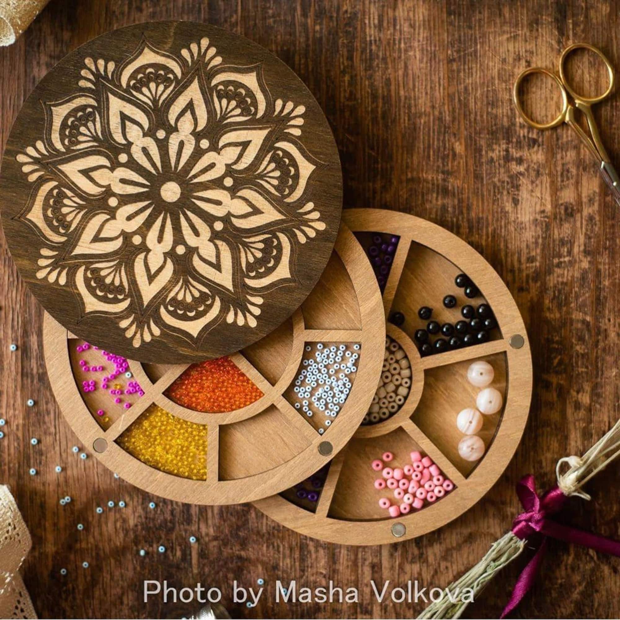 Wonderland Crafts 5.5" Multi-Layer Circle Bead Organizer